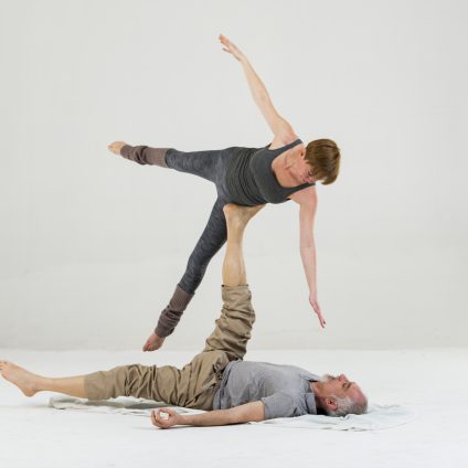 AcroYoga póz - oldalcsillag